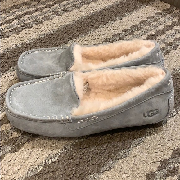 SOLD NIB UGG Light Grey Ansley Slippers - Picture 3 of 12